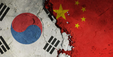 韓国経済紙「中国はいつでも韓国の息の根を止められる」「原材料止めれば産業全体が崩壊」