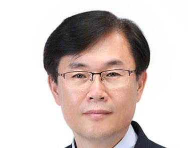 韓国の企業家、日本に100％依存していたテープ基盤技術を国産化し大統領表彰
